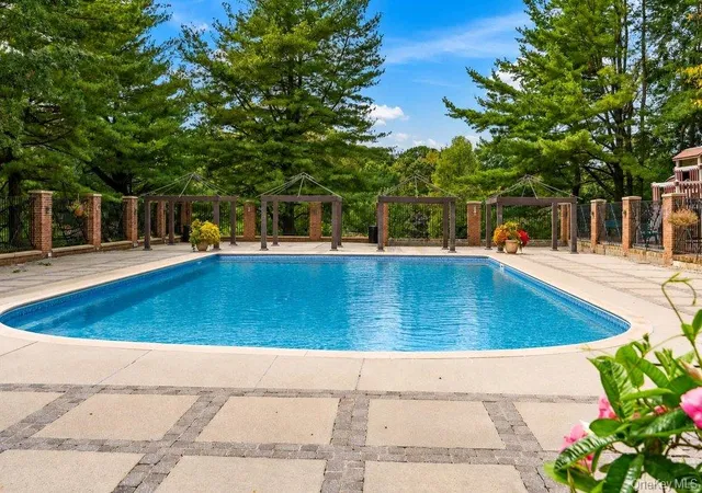 Photo 50 of Condo for sale at 11 Pony Cir, North Hempstead, NY 11577 | MLS# 1034998 | Listing updated on 2026-10-08