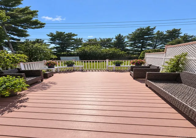Photo 17 of Single family home for sale at 118 Leahy St, Oyster Bay, NY 11753 | MLS# 1035006 | Listing updated on 2026-09-09
