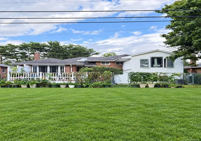 Photo 3 of Single family home for sale at 118 Leahy St, Oyster Bay, NY 11753 | MLS# 1035006 | Listing updated on 2026-09-16