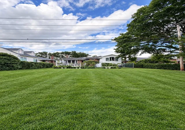 Photo 3 of Single family home for sale at 118 Leahy St, Oyster Bay, NY 11753 | MLS# 1035006 | Listing updated on 2026-09-16