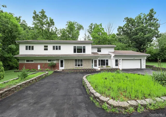 Photo 1 of Single family home for sale at 49 Interlochen Pkwy, Monroe, NY 10950 | MLS# 1035008 | Listing updated on 2026-09-26