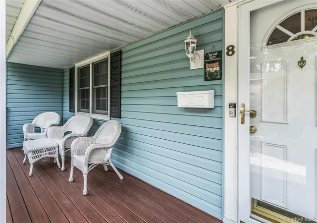Photo 3 of Single family home for sale at 8 Lenmore Dr, Oyster Bay, NY 11804 | MLS# 1035009 | Listing updated on 2026-10-08