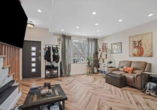 Photo 4 of House for sale at 71-61 70th Street, New York, NY 11385 | MLS# 1035011 | Listing updated on 2026-08-29