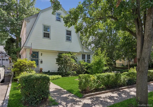 Photo 1 of Sale Pending at 50 Park Ave, North Hempstead, NY 11050 | MLS# 1035015 | Listing updated on 2026-08-22