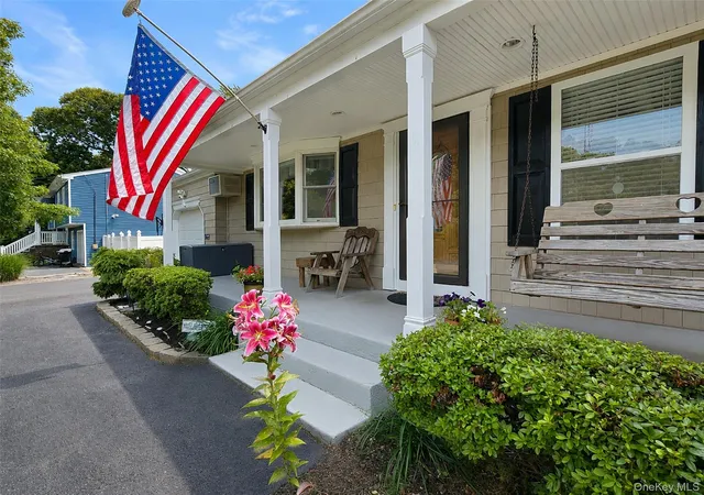 Photo 3 of Sale Pending at 12 Walnut St, Brookhaven, NY 11720 | MLS# 1035016 | Listing updated on 2026-09-08