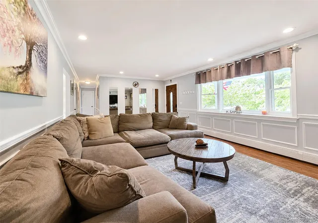 Photo 3 of Sale Pending at 12 Walnut St, Brookhaven, NY 11720 | MLS# 1035016 | Listing updated on 2026-09-08