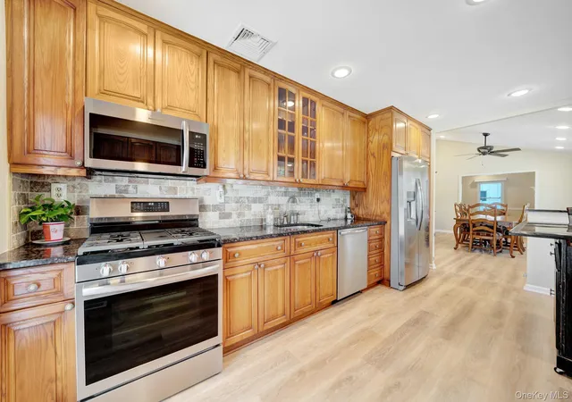 Photo 4 of Sale Pending at 15 Abbey Dr, Huntington, NY 11725 | MLS# 1035018 | Listing updated on 2026-09-17