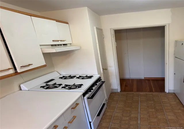 Photo 3 of House for sale at 211-40 18th Avenue #4J, New York, NY 11360 | MLS# 1035023 | Listing updated on 2026-10-03