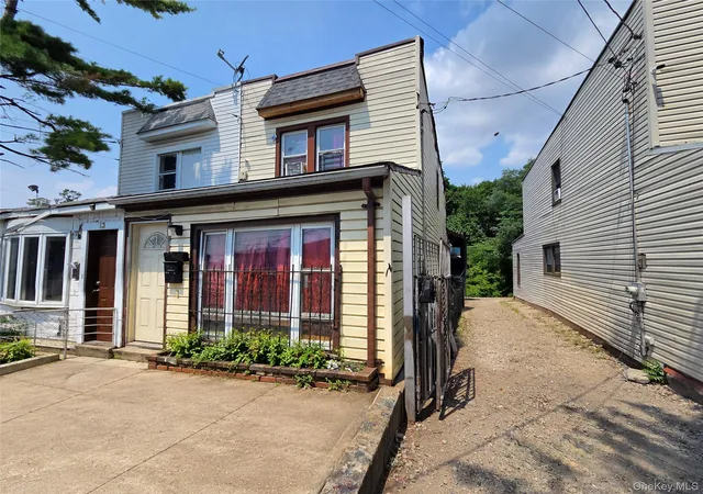 Photo 3 of Single family home for sale at 15 Preston Ct, New York, NY 11234 | MLS# 1035042 | Listing updated on 2026-08-27