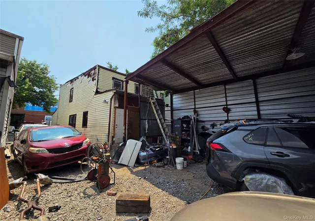 Photo 4 of Single family home for sale at 15 Preston Ct, New York, NY 11234 | MLS# 1035042 | Listing updated on 2026-10-01