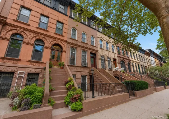 Listing Photo 4 - Condo for sale in building located at 393 Park Pl, New York, NY 11238