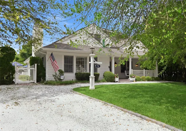 Photo 3 of Single family home for sale at 5 Juniper Ln, Southampton, NY 11968 | MLS# 1035054 | Listing updated on 2026-08-26