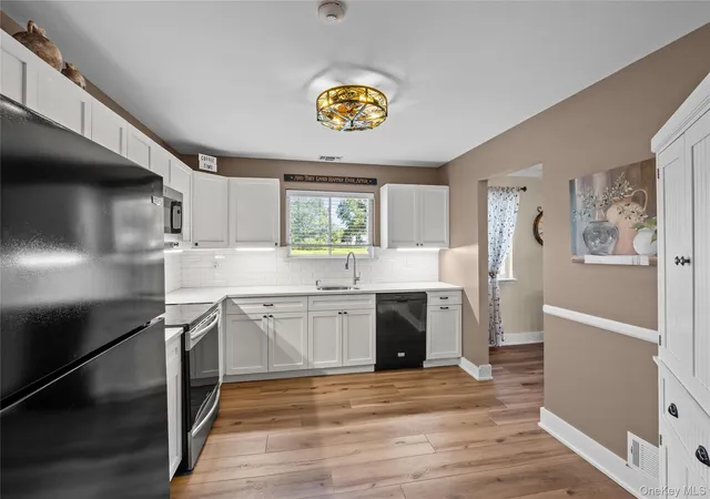 Photo 3 of Condo for sale at 416 Lindsay Ln, Brookhaven, NY 11955 | MLS# 1035076 | Listing updated on 2026-10-06