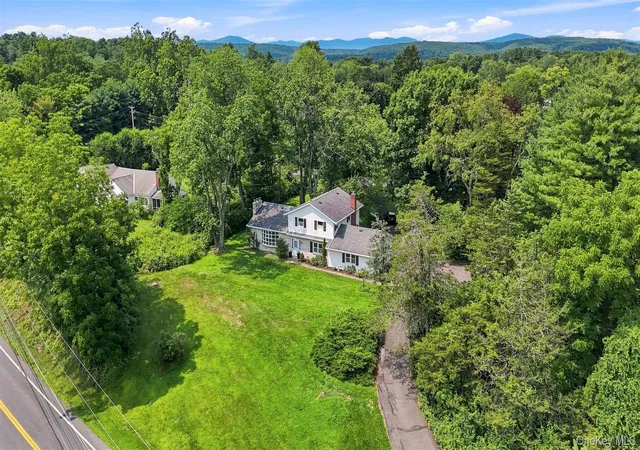 Photo 3 of Single family home for sale at 575 Lucas Ave Ext, Hurley, NY 12443 | MLS# 1035094 | Listing updated on 2026-08-23