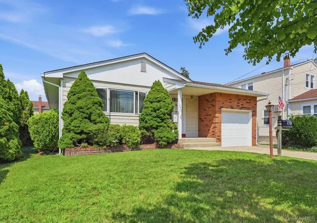 Photo 1 of Sale Pending at 173 12th Street, Oyster Bay, NY 11714 | MLS# 1035118 | Listing updated on 2026-10-01