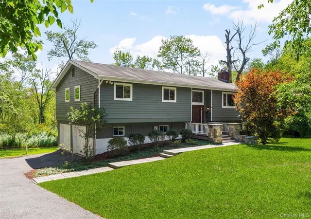 Photo 1 of Sale Pending at 42 Holw Oak Rd, New Castle, NY 10514 | MLS# 1035131 | Listing updated on 2026-08-26