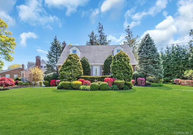 Photo 1 of Single family home for sale at 304 Old Courthouse Rd, North Hempstead, NY 11040 | MLS# 1035142 | Listing updated on 2026-08-13