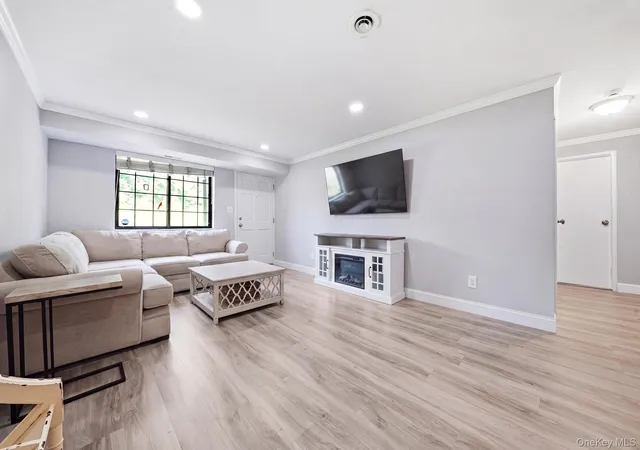 Listing Photo 5 - Condo for sale in building located at 3 Newbrook Ln, Islip, NY 11751 - Unit #3