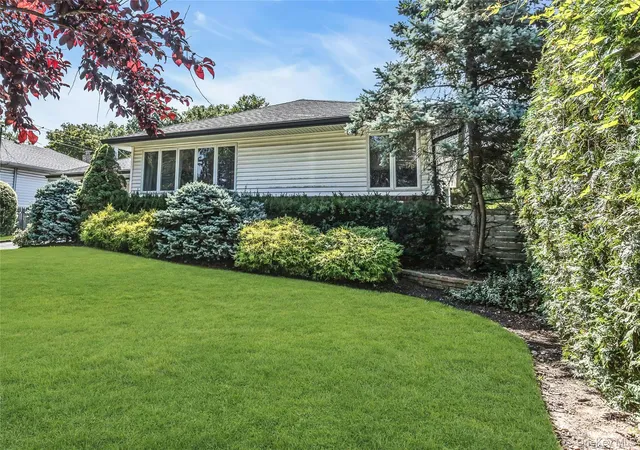 Photo 3 of Sale Pending at 24 Lewis Ln, North Hempstead, NY 11050 | MLS# 1035165 | Listing updated on 2026-08-21