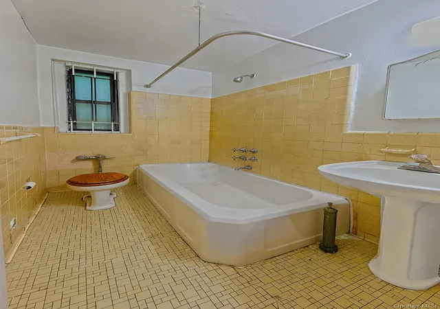 Photo 4 of House for sale at 3017 Riverdale Ave #2H, New York, NY 10463 | MLS# 1035167 | Listing updated on 2026-09-26