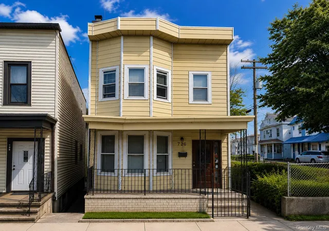 Photo 1 of Multi family home for sale at 726 E 239th Street, New York, NY 10466 | MLS# 1035188 | Listing updated on 2026-08-24