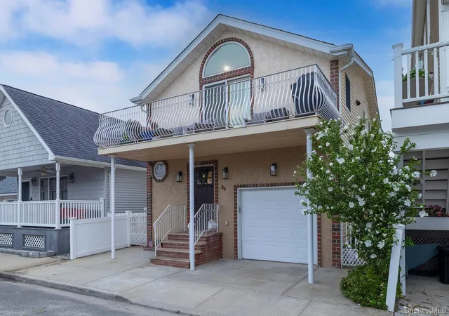 Photo 3 of Single family home for sale at 85 Virginia Ave, Long Beach, NY 11561 | MLS# 1035189 | Listing updated on 2026-08-20