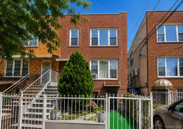1st image of 952 E 217th St, New York, NY 10469 | MLS# 1035190