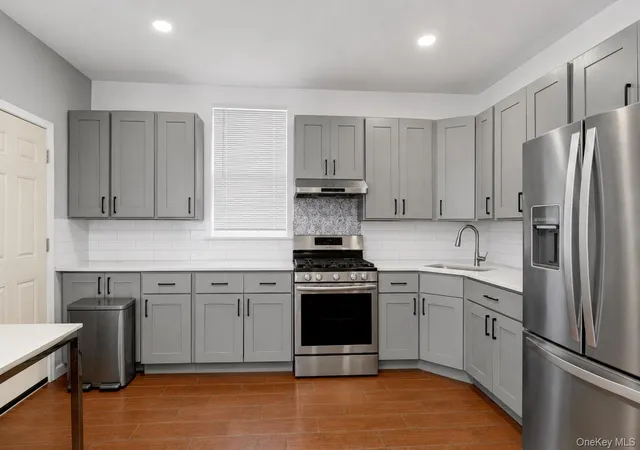 Photo 3 of Multi family home for sale at 952 E 217th Street, New York, NY 10469 | MLS# 1035190 | Listing updated on 2026-08-17
