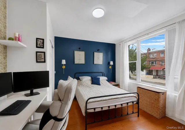 Listing Photo 5 - Condo for sale in building located at 952 E 217th St, New York, NY 10469