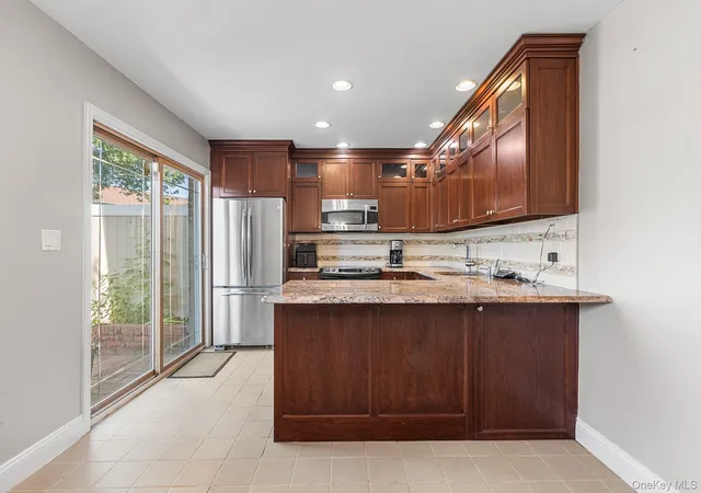 Photo 2 of Sale Pending at 601 Old Country Rd, Greenburgh, NY 10523 | MLS# 1035218 | Listing updated on 2026-08-21