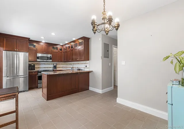 Photo 3 of Sale Pending at 601 Old Country Rd, Greenburgh, NY 10523 | MLS# 1035218 | Listing updated on 2026-08-21