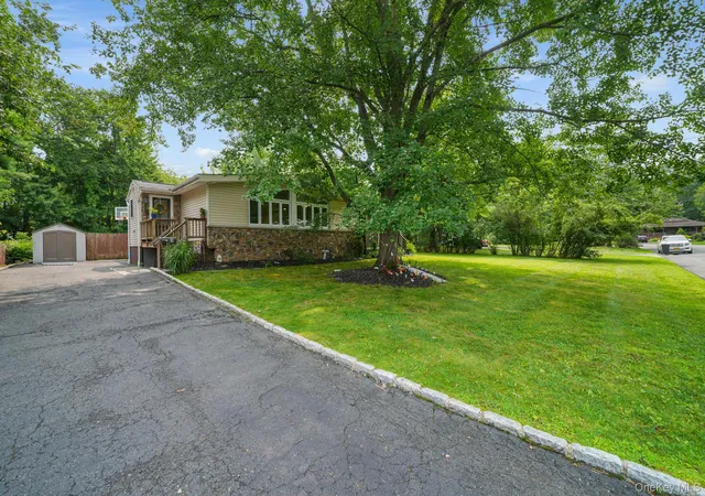 3rd image of 1 Gloria Ct, Clarkstown, NY 10956 | MLS# 1035219