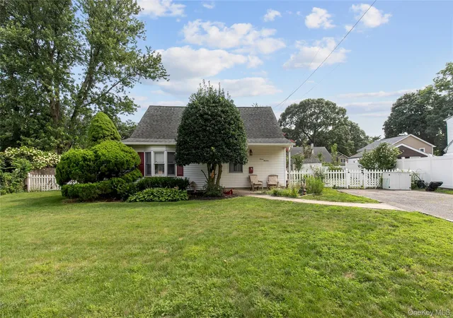 Photo 1 of Single family home for sale at 713 Wren Ct, Hempstead, NY 11552 | MLS# 1035233 | Listing updated on 2026-08-29