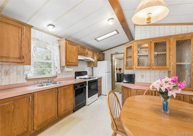 Photo 3 of Sale Pending at 1661 Old Country Rd #254, Riverhead, NY 11901 | MLS# 1035236 | Listing updated on 2026-09-30