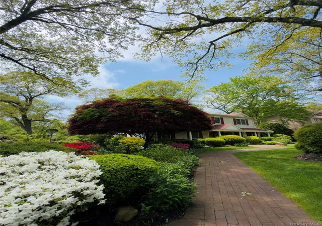 Photo 3 of Single family home for sale at 38 Mcculloch Dr, Huntington, NY 11746 | MLS# 1035239 | Listing updated on 2026-09-18