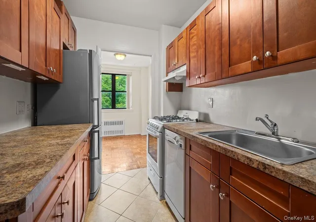 Photo 3 of House for sale at 735 Kappock St #7B, New York, NY 10463 | MLS# 1035244 | Listing updated on 2026-10-05