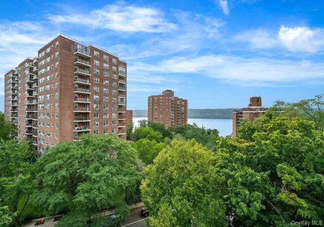 Photo 4 of House for sale at 735 Kappock St #7B, New York, NY 10463 | MLS# 1035244 | Listing updated on 2026-10-05