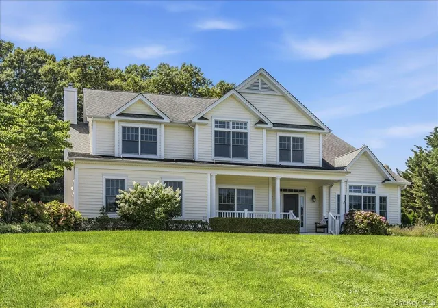 Photo 1 of Single family home for sale at 5 Preston Holw Ct, Huntington, NY 11768 | MLS# 1035260 | Listing updated on 2026-10-04