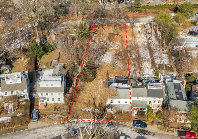 Photo 4 of Single family home for sale at 112 Paradise Ave, Orangetown, NY 10968 | MLS# 1035267 | Listing updated on 2026-08-11