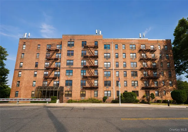Photo 1 of Condo for sale at 1160 Richmond Rd #2F, New York, NY 10304 | MLS# 1035285 | Listing updated on 2026-08-06