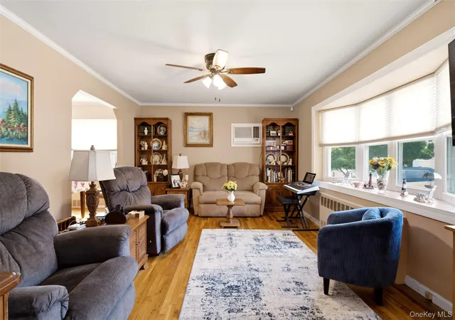 Photo 4 of Sale Pending at 24 Broadmoor Ln, North Hempstead, NY 11590 | MLS# 1035305 | Listing updated on 2026-08-27
