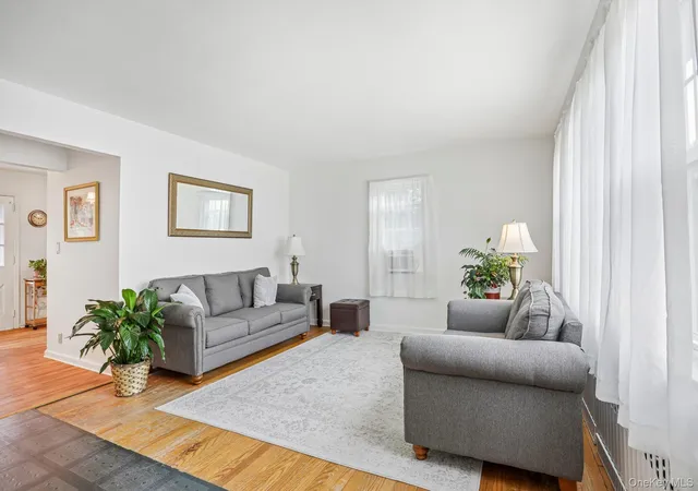 Photo 3 of Sale Pending at 186 Chase Ave, Yonkers, NY 10703 | MLS# 1035311 | Listing updated on 2026-08-29