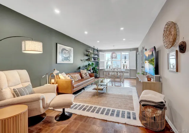 Photo 3 of Sale Pending at 700 Shore Rd #7O, Long Beach, NY 11561 | MLS# 1035313 | Listing updated on 2026-08-26