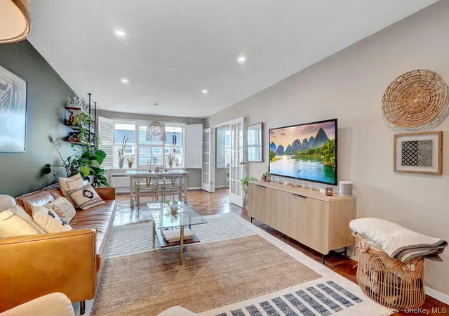 Photo 4 of Sale Pending at 700 Shore Rd #7O, Long Beach, NY 11561 | MLS# 1035313 | Listing updated on 2026-08-26