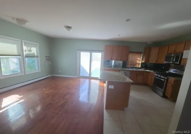 5th image of 20 Laurel Rd, Babylon, NY 11757 | MLS# 1035320