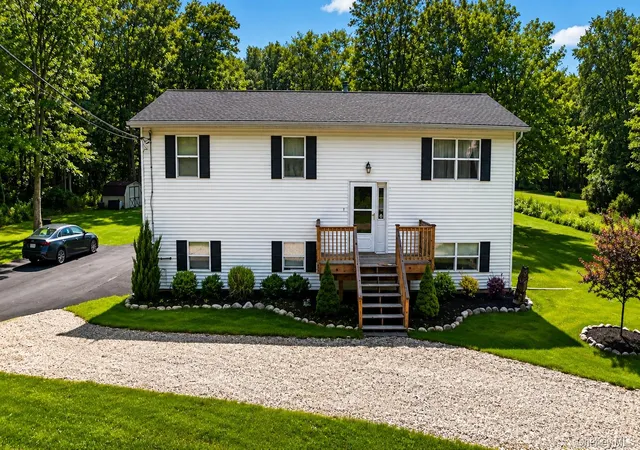 Photo 1 of Single family home for sale at 89 Quannacut Rd, Shawangunk, NY 12566 | MLS# 1035337 | Listing updated on 2026-08-24