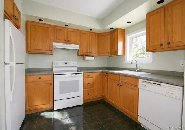 Photo 4 of Single family home for sale at 89 Quannacut Rd, Shawangunk, NY 12566 | MLS# 1035337 | Listing updated on 2026-08-24