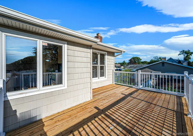 Photo 4 of Sale Pending at 10 Coronado Rd, Brookhaven, NY 11741 | MLS# 1035399 | Listing updated on 2026-08-26