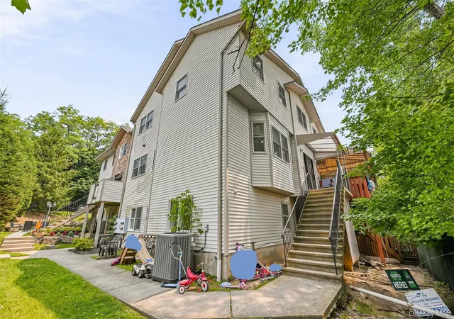 2nd image of 4 Spruill Ct, Ramapo, NY 10952 | MLS# 1035407