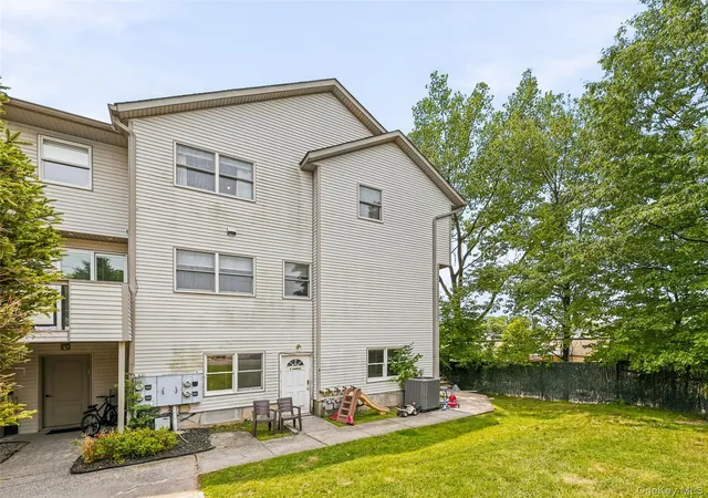 3rd image of 4 Spruill Ct, Ramapo, NY 10952 | MLS# 1035407